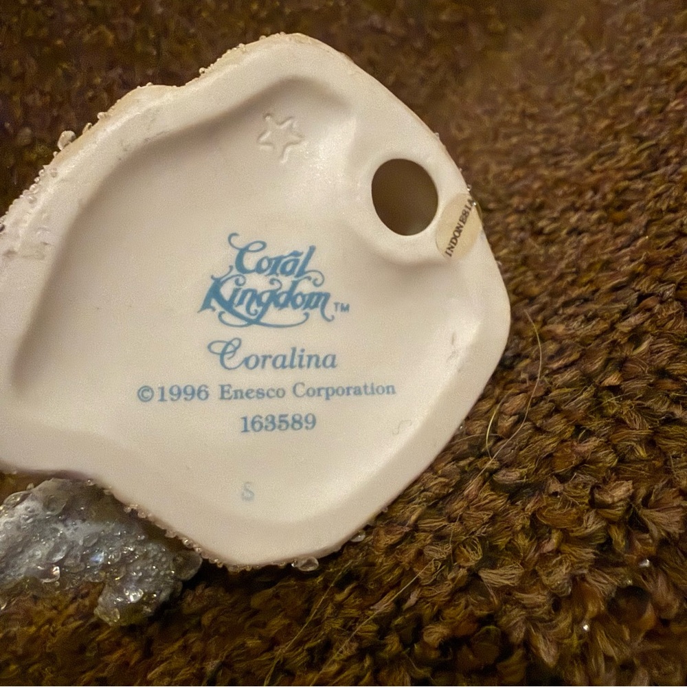Coral Kingdom Shimmering Mermaid “Coralina” - Picture 5 of 5